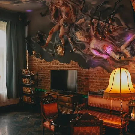 Central Fantasy Apartment