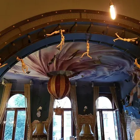 Central Fantasy Apartment