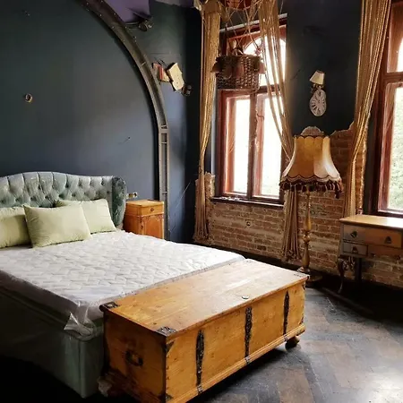Central Fantasy Apartment *