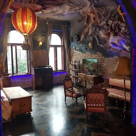 Central Fantasy Apartment
